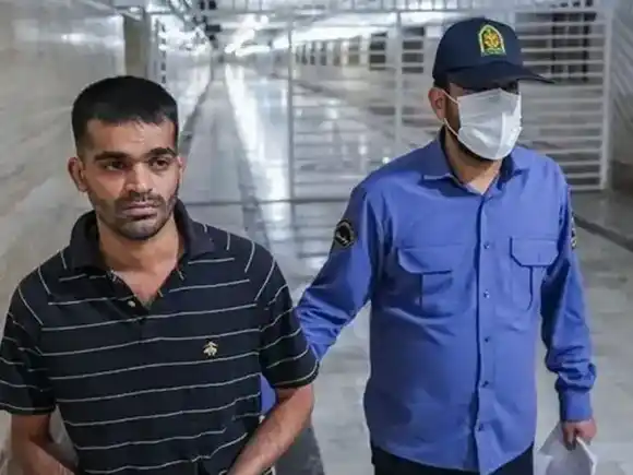 Irán ejecuta en público a un hombre condenado por violación