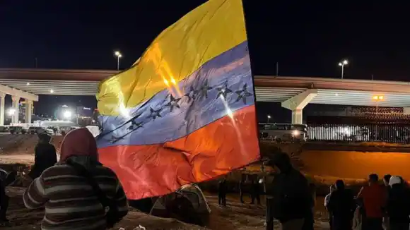 ¡VAN CON TODO! Migrantes se las ingenian para entrar de manera irregular a EE.UU.