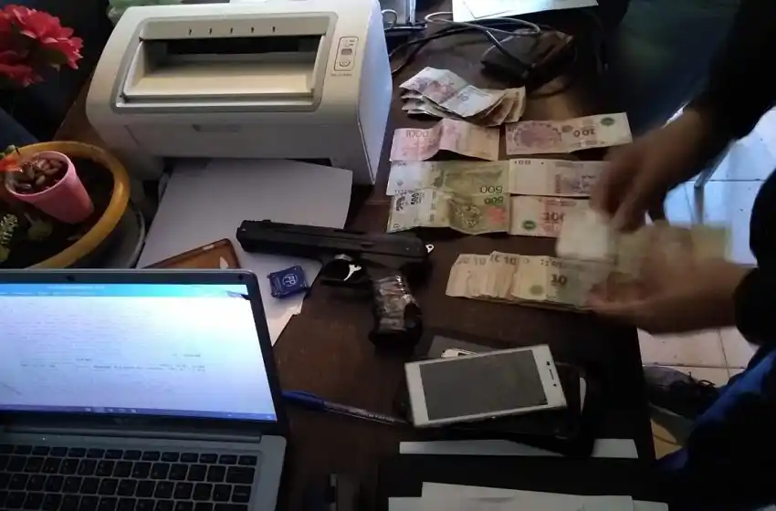 Cayó pareja delictiva: él asaltaba a mano armada y ella vendía lo robado por las redes