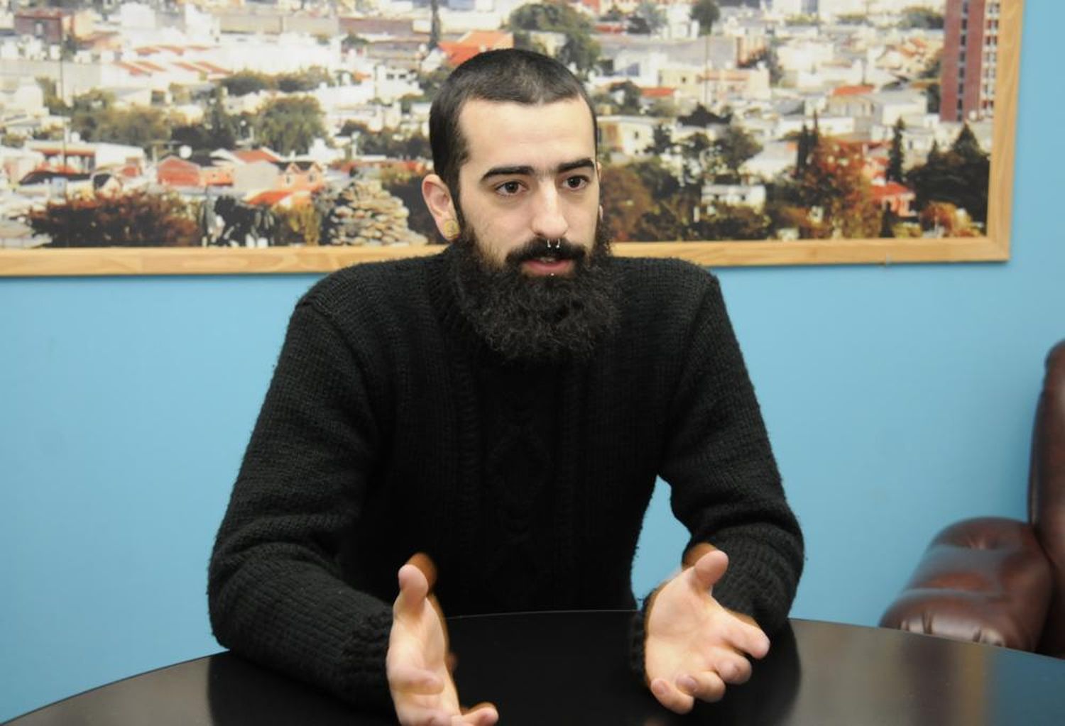 Manuel Díaz Vigo, se divide entre la ilustración y la dirección de arte