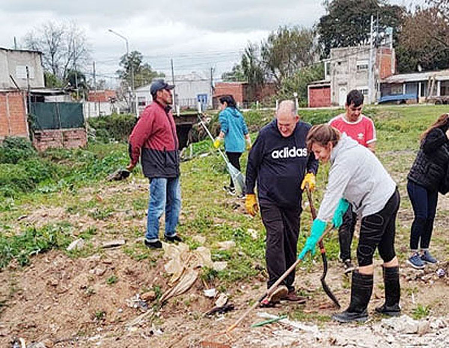 Roberto Niez cerró la campaña con un operativo de limpieza