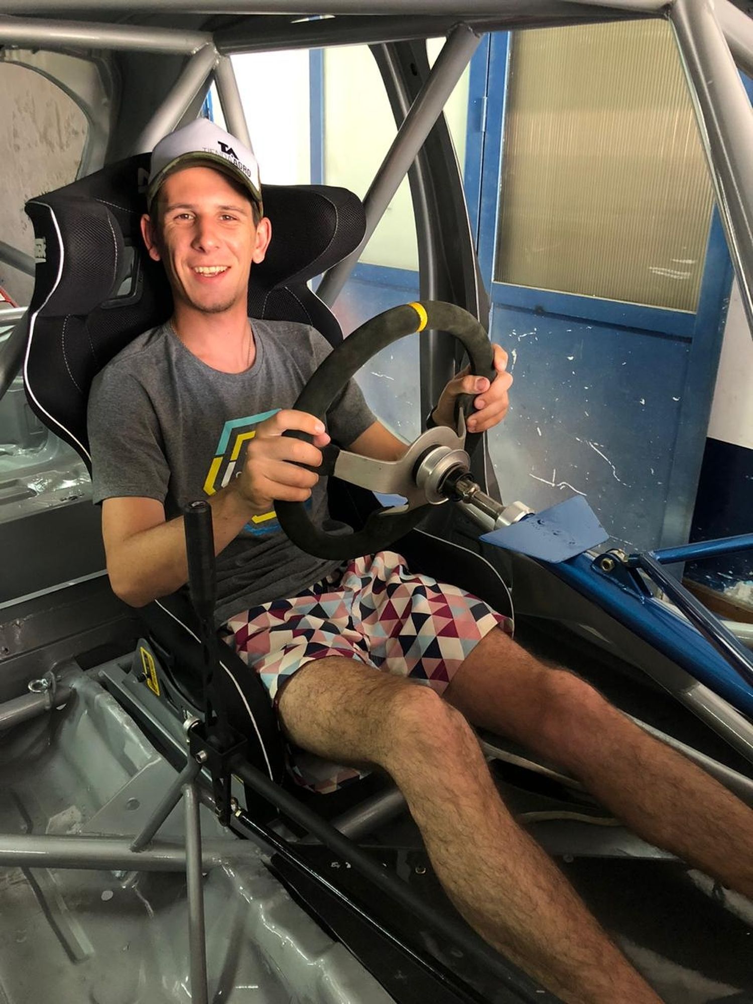 Lucas Bayala, con nuevo auto en el Turismo Pista