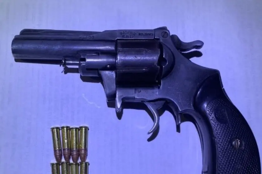 Arma secuestrada.