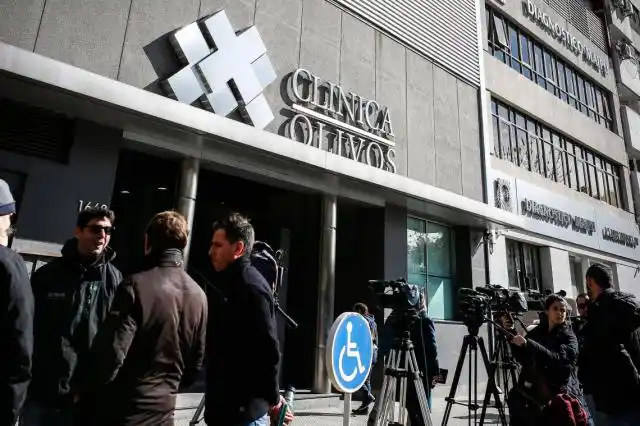 Diego Maradona fue operado de su rodilla derecha
