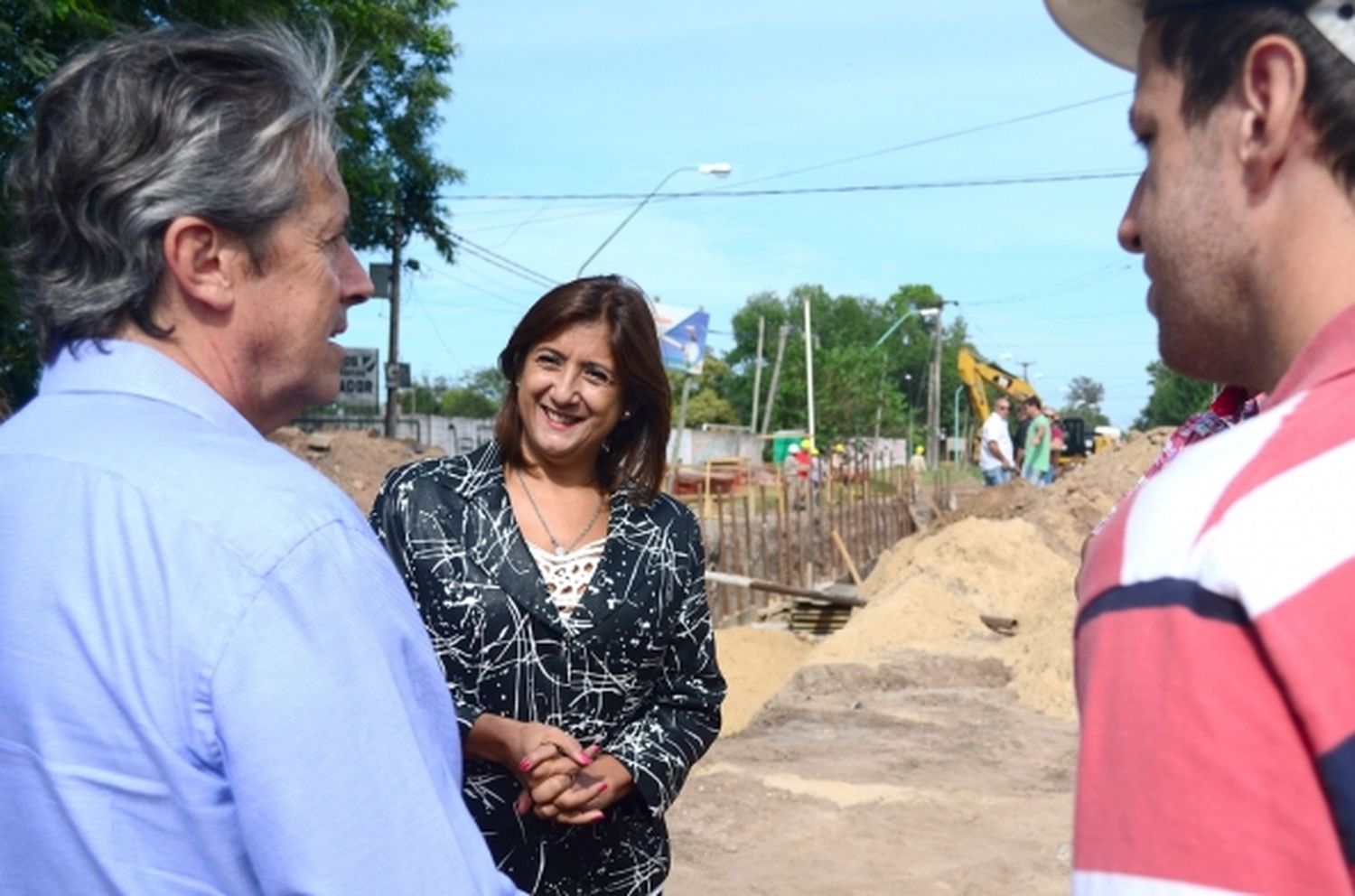 Santo Tomé: Qüesta recorrió la obra de entubado del canal Roverano