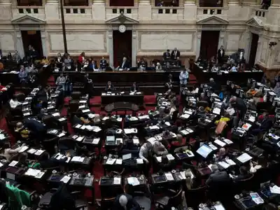 La reforma laboral desafía a las cúpulas sindicales y empresariales