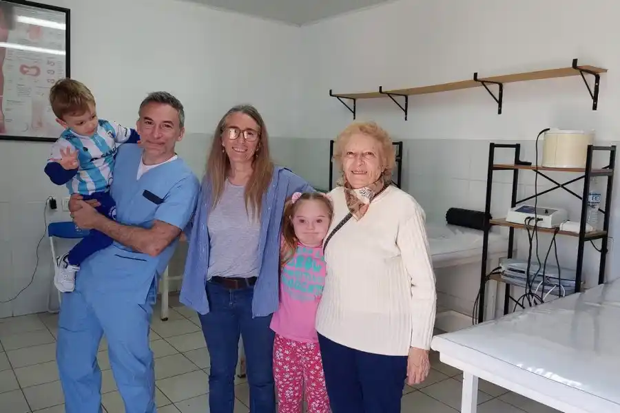 Atlético realizó un emotivo y merecido reconocimiento a Ernesto Glasberg