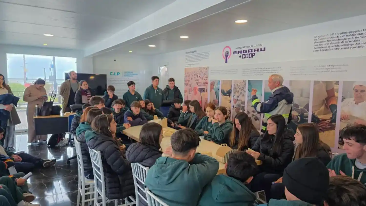 Visita alumnos de Balcarce al CIP