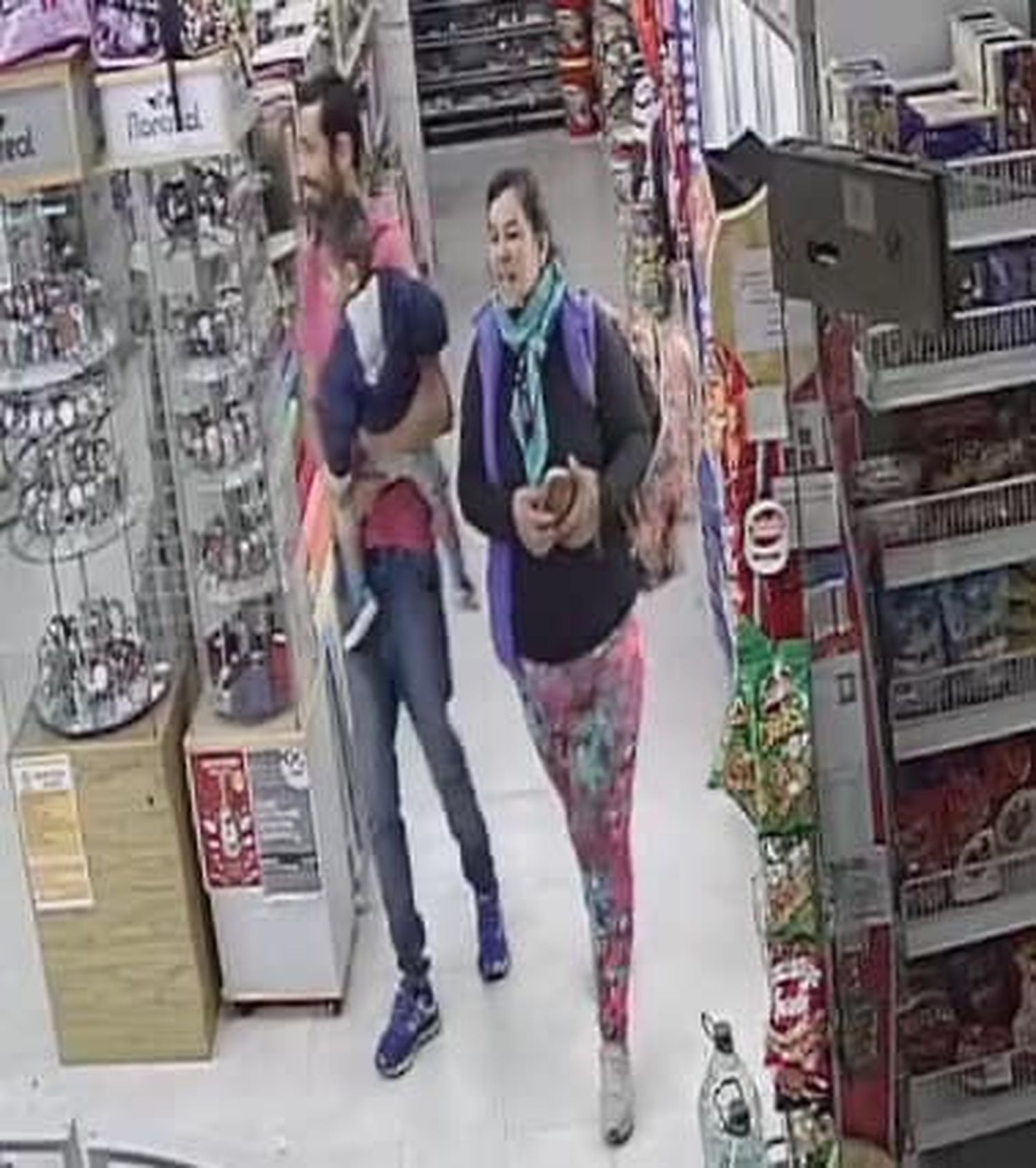 Robaron en un kiosco y quedaron grabados en las cámaras de seguridad