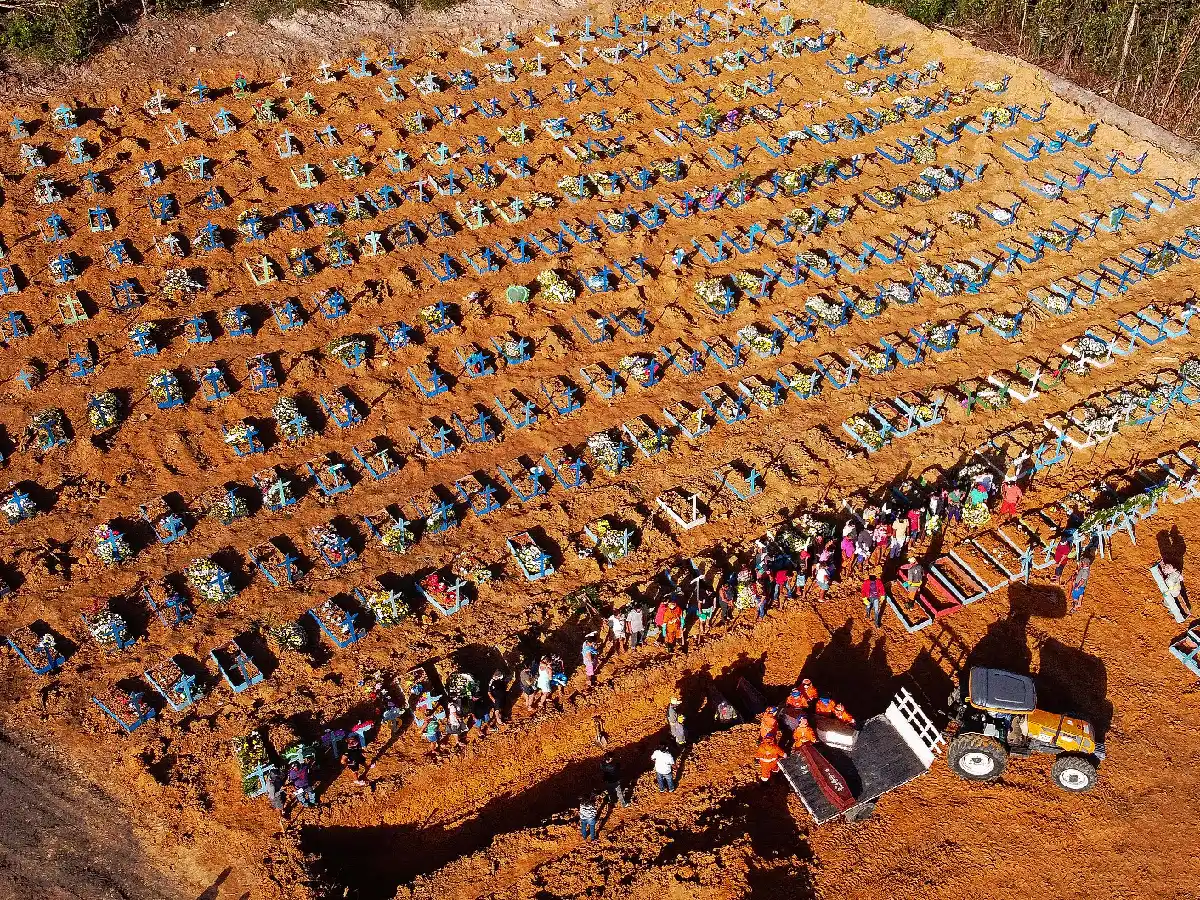 Brasil: Hospitales, morgues y cementerios de Amazonas entran en colpaso