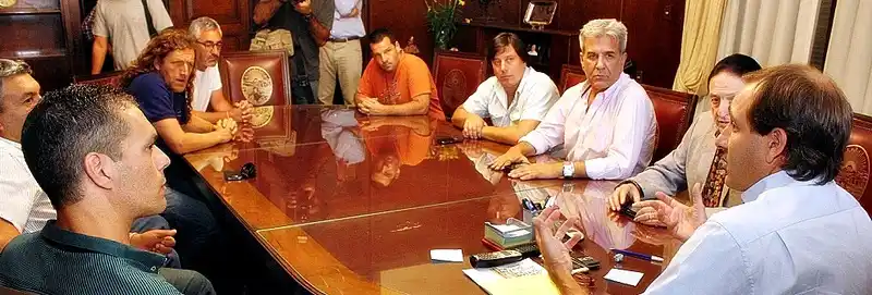 La Plata: Gremios estatales piden reincorporación de 500 contratados más