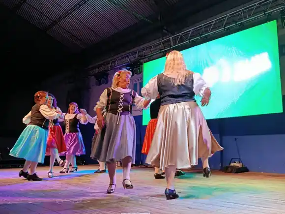 Villaguay: la feria de colectividades consolida intercambio cultural local