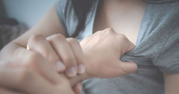 Colombiano abusó de la mujer obligándola a tatuarse su nombre