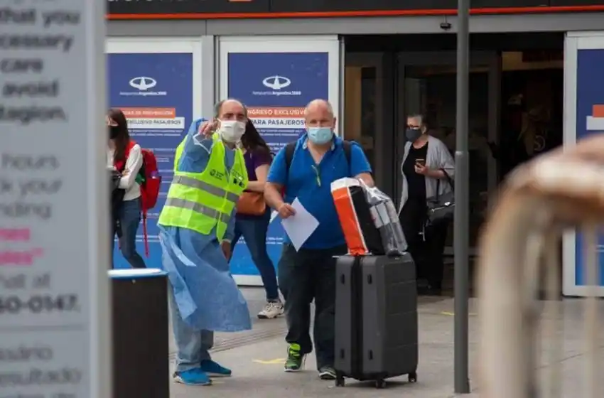 El Gobierno mantendrá la cuarentena obligatoria para los argentinos que vuelvan del exterior por trabajo