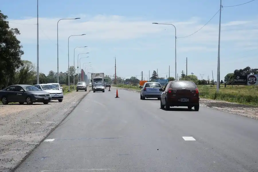 Perotti nauguró hoy las obras de infraestructura del Paseo Costero en la Unidad III del Puerto Cabotaje de Villa Constitución