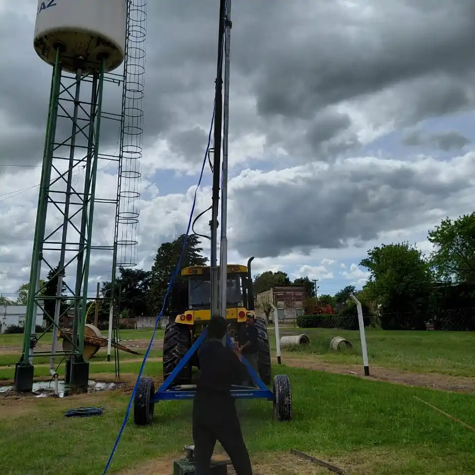 Bomba de agua en Claraz