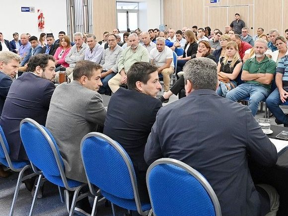 Frigerio se reunió con comunas para avanzar en descentralización y mejoras en infraestructura
