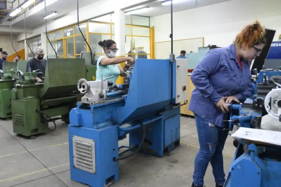 La Provincia destinó 2.550 millones para la capacitación y trabajo de más de 26 mil jóvenes