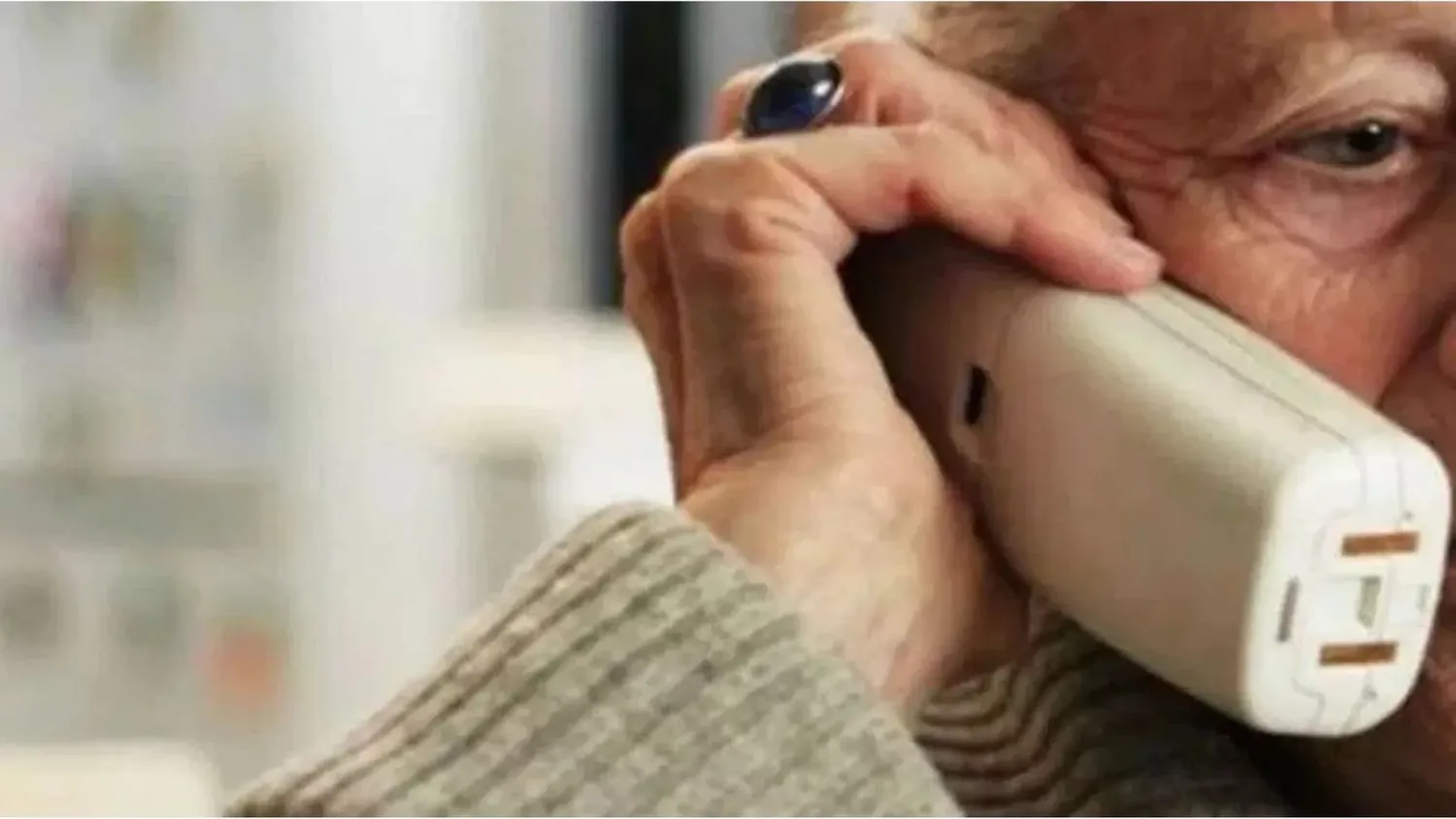 Una jubilada de 85 años fue víctima de un "cuento del tío" y perdió más de 100 mil dólares y euros