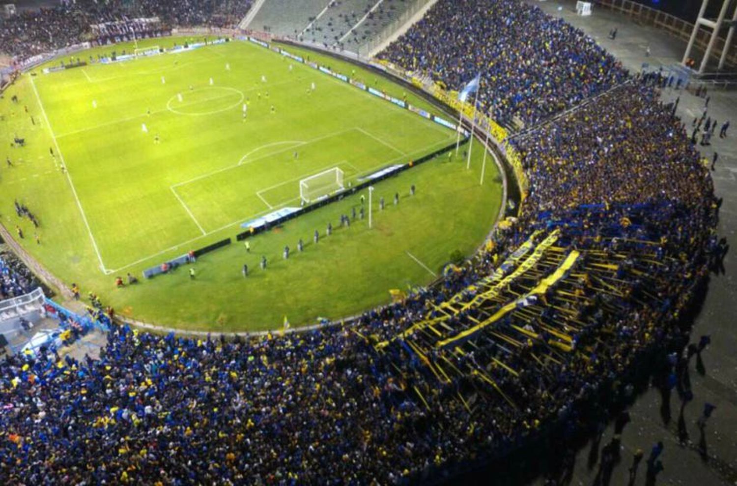 Roberto Fernández: "El fútbol es un generador de trabajo"