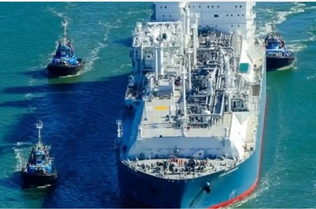 Encalló un buque en el río de la Plata y paralizó el comercio internacional argentino