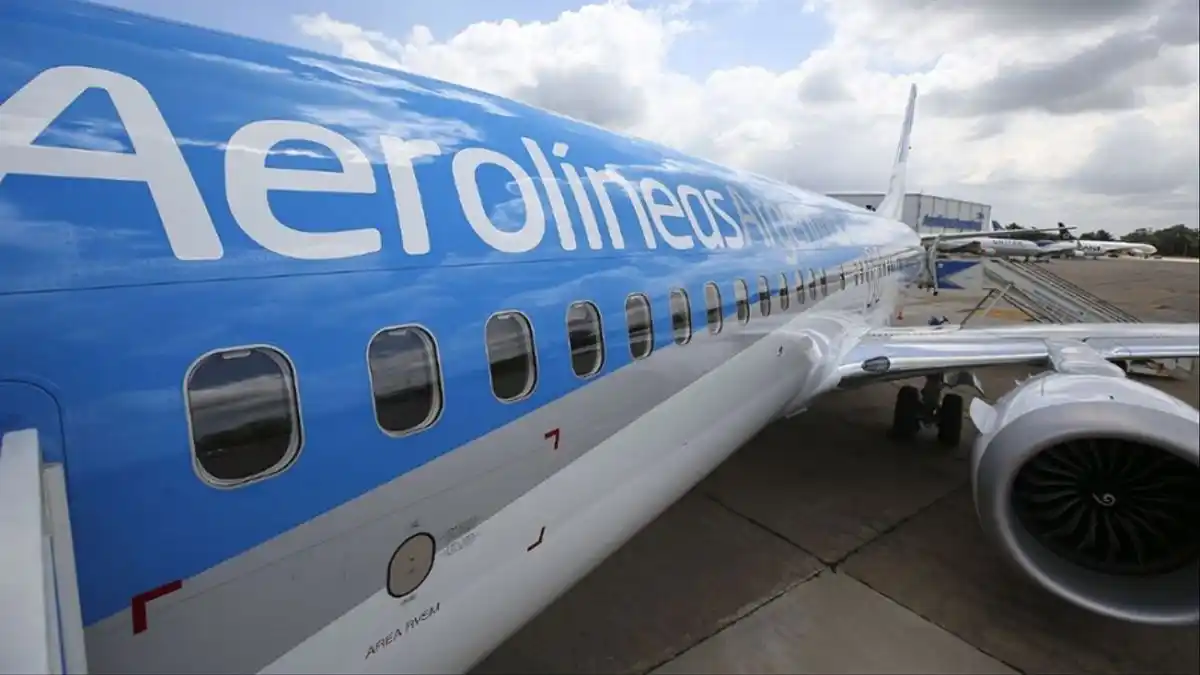 Aerolíneas Argentinas debió cancelar siete de sus 230 vuelos programados por el coronavirus