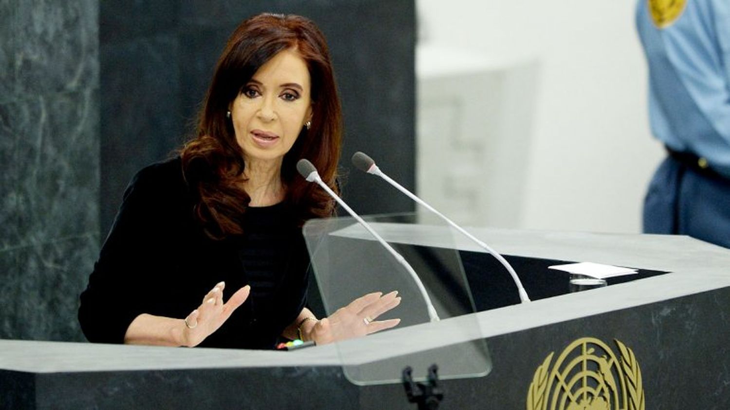 Mientras cumple reposo en Olivos, Cristina tuiteó sobre la Corte Internacional de Justicia