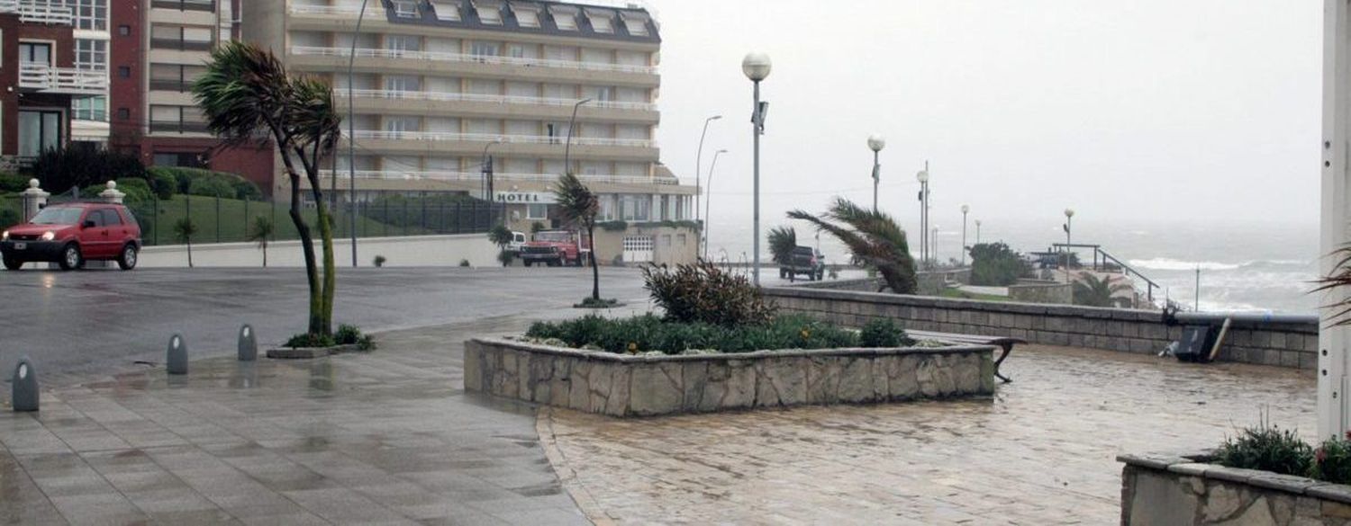 Rige alerta meteorológico por lluvias y tormentas fuertes