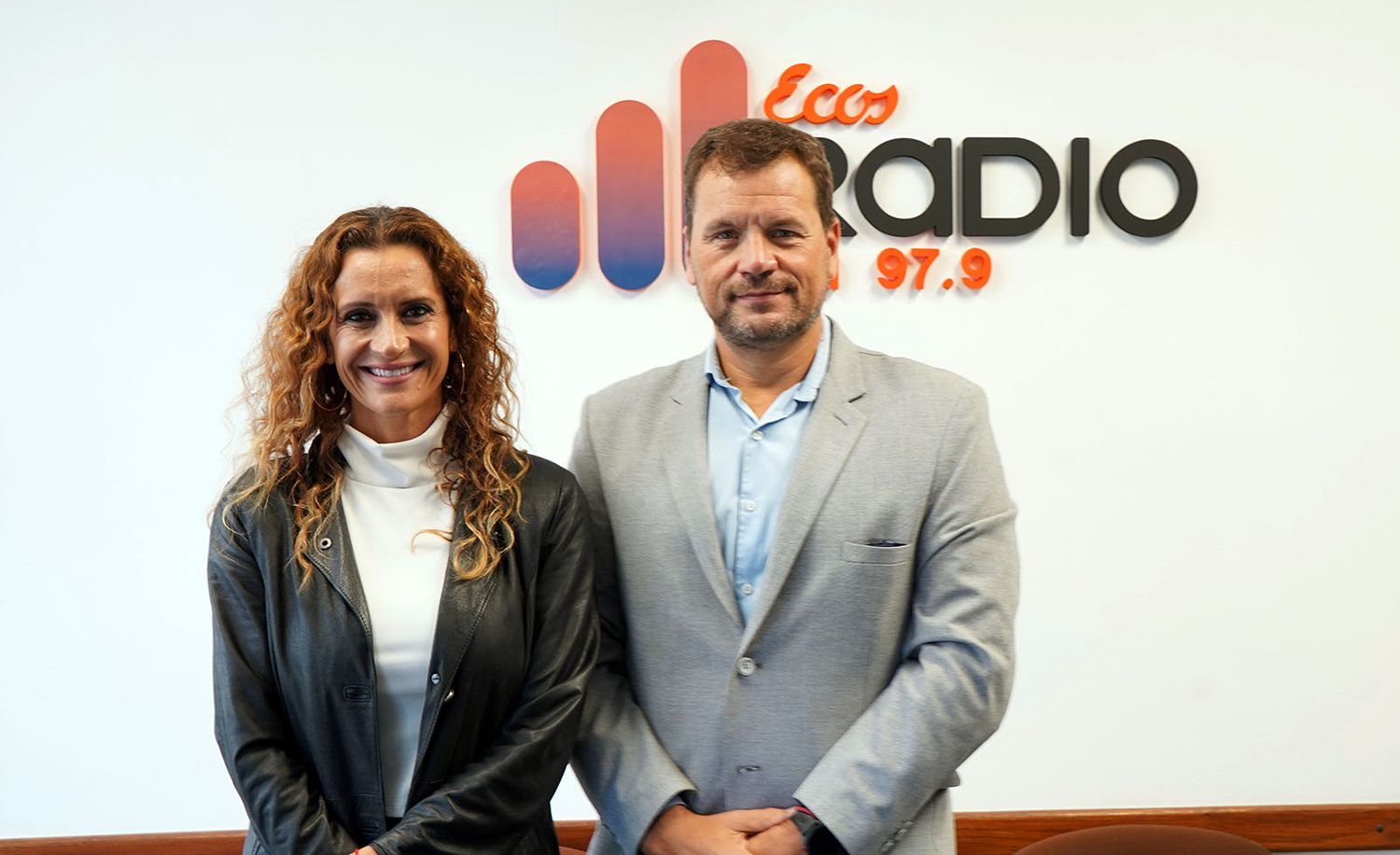 En Ecos Radio. Laura Bulesevich y Víctor Pagani