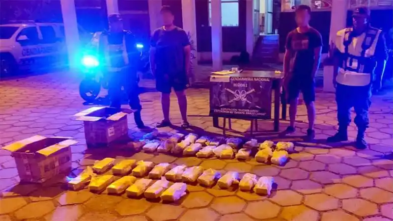 Detectaron droga en un control y simularon su entrega para atrapar a los destinatarios