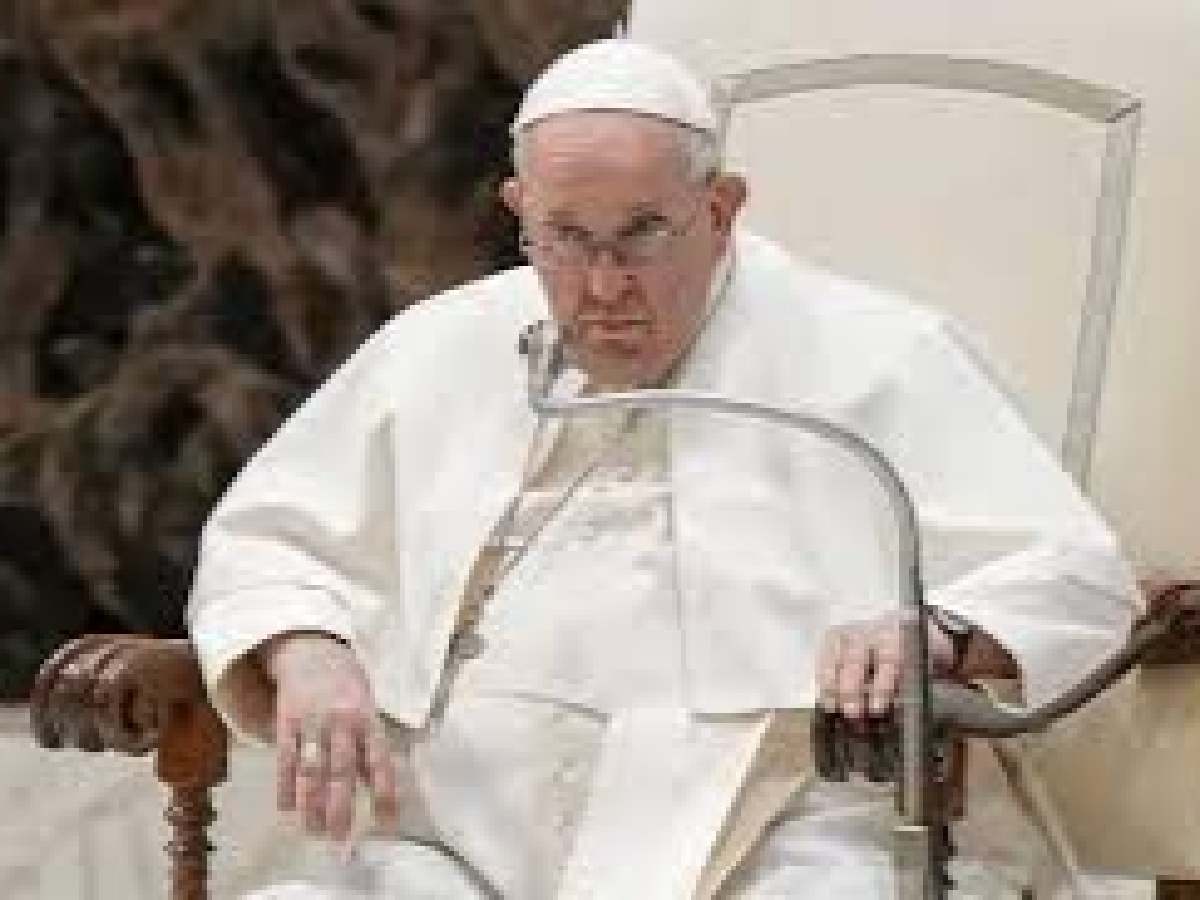 El papa Francisco no leyó un discurso y lo atribuyó a sus problemas respiratorios