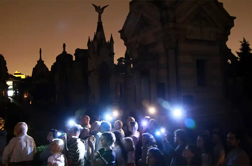 Visitas guiadas en el cementerio: un encuentro con nosotros mismos