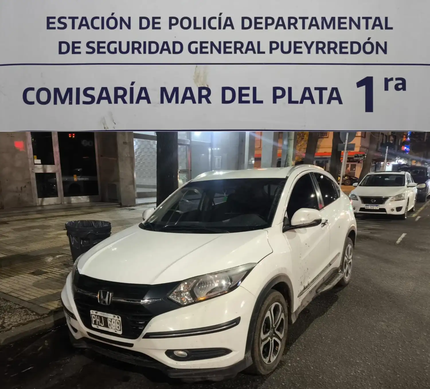 La investigación quedó a cargo de la UFI N°13, conducida por el fiscal Moyano, quien ordenó las actuaciones de rigor, la intervención de Policía Científica y el secuestro formal del vehículo utilizado en el hecho. Hasta el momento, los autores continúan prófugos.