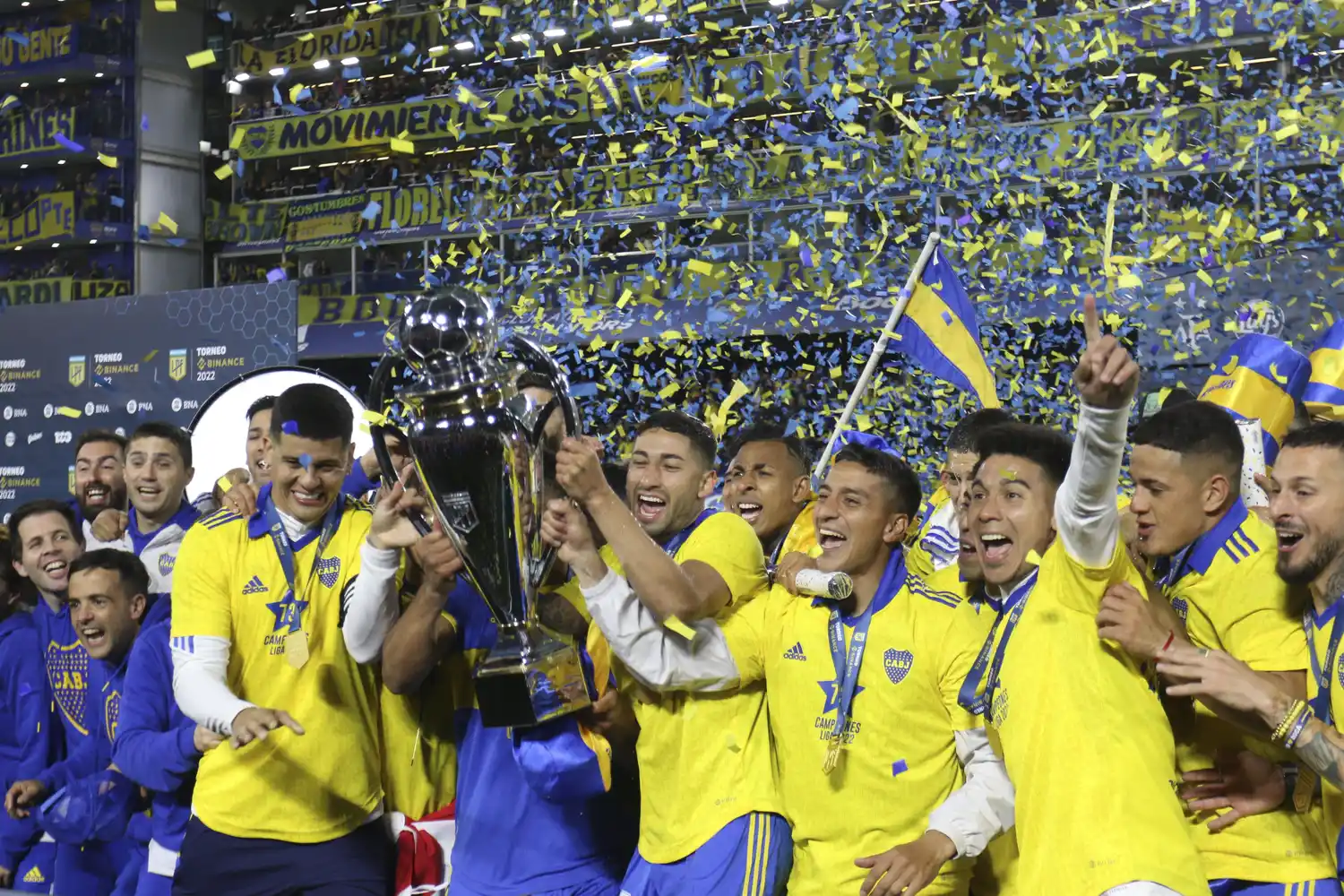 Boca desata el festejo en la Bombonera.