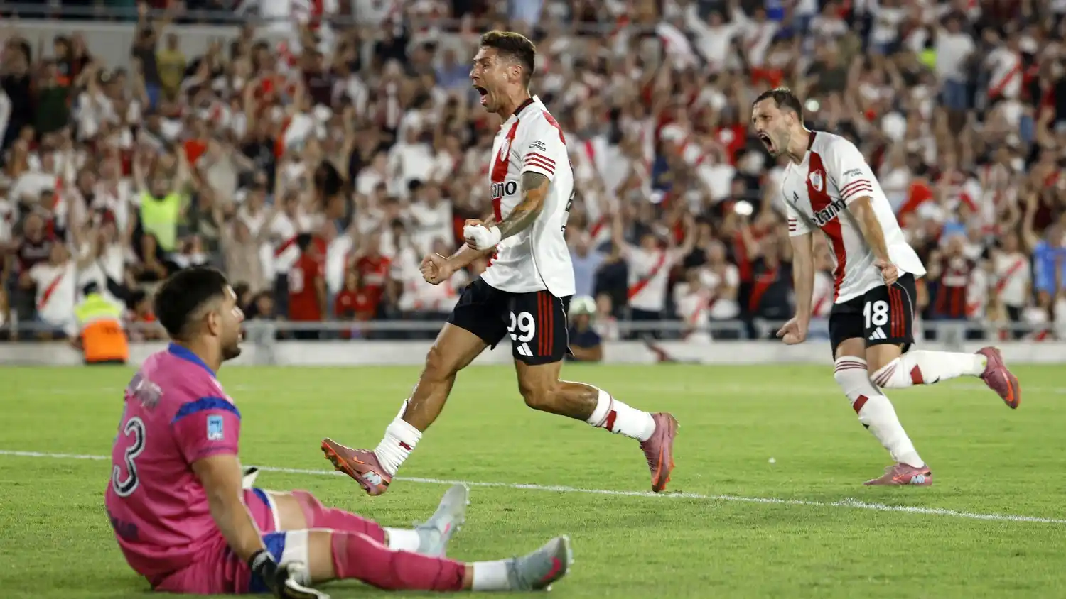 Los goles del triunfo fueron convertidos por el volante Juan Fernando Quintero