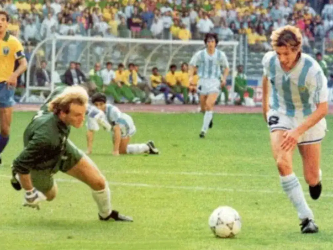 Cani y el gol a Brasil en Italia 1990.