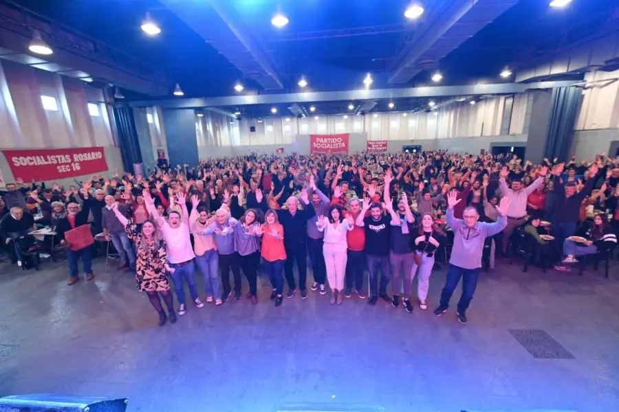 El Socialismo dió un fuerte mensaje de unidad y vocación de futuro en un multitudinario locro en Rosario