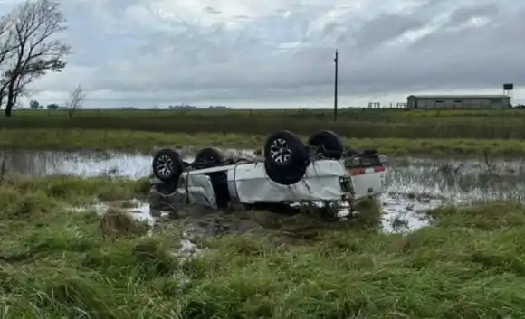 Un bolivarense murió tras volcar con su camioneta en la Ruta 205