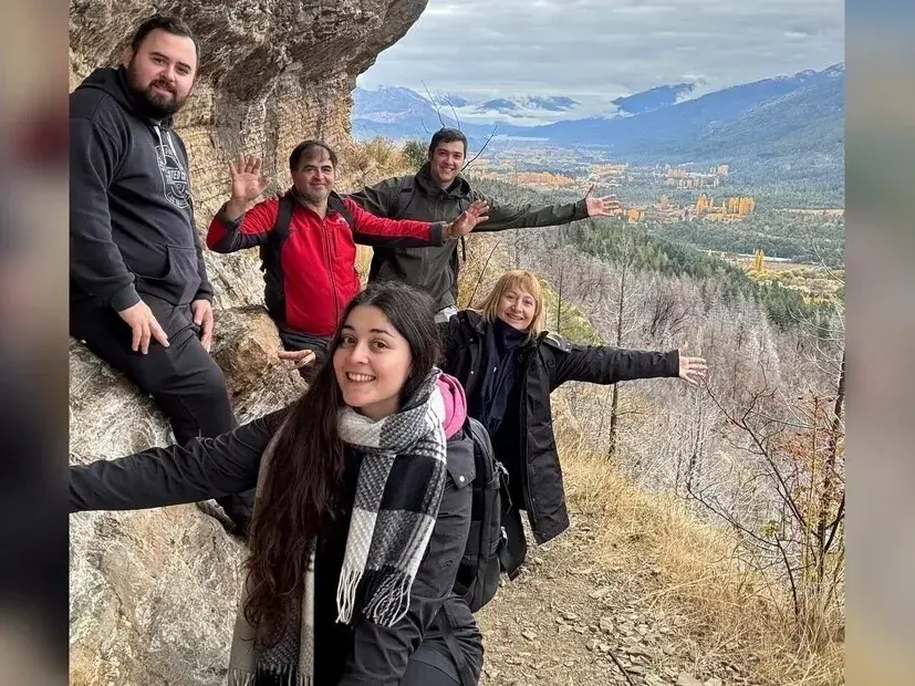 La tragedia de una familia de San Vicente en Jujuy: cayó por un barranco, murió una mujer y su hija está gravísima