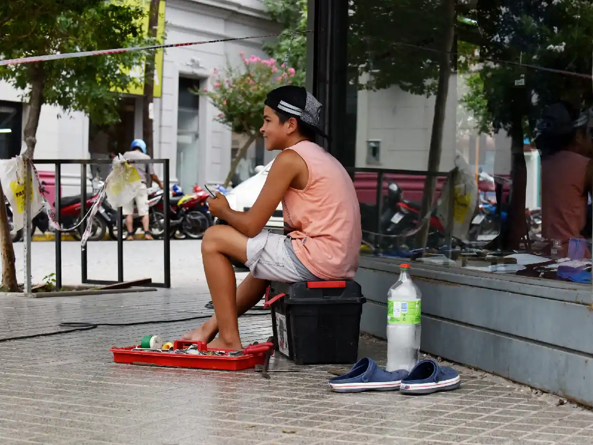 Termina un domingo asfixiante que podría traer lluvia