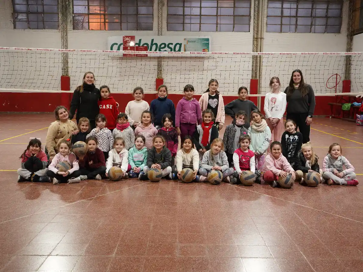 El Mini vóley de San Isidro sigue en pleno desarrollo
