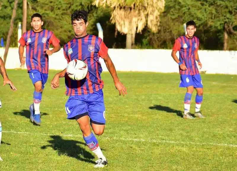 Defensores de Formosa
y 1.º de Mayo escalaron