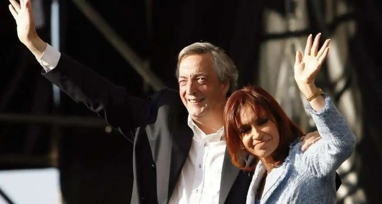 Néstor Kirchner y Cristina Fernández de Kirchner hacia 2008, el año en que se hizo la denuncia penal que ahora terminó en condena. Él presidió el país en el periodo 2003-2007 y ella en 2007-2015.