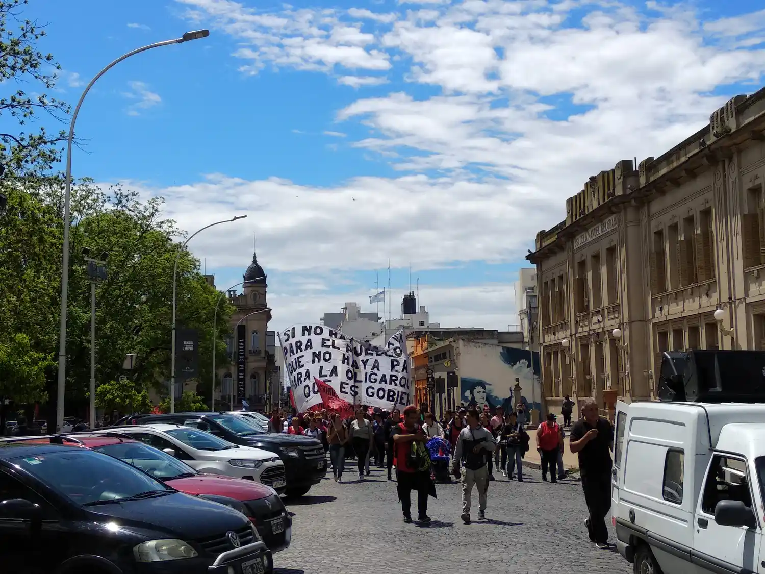Endurecido en su tono verbal, el Movimiento 1 de Octubre volvió a marchar