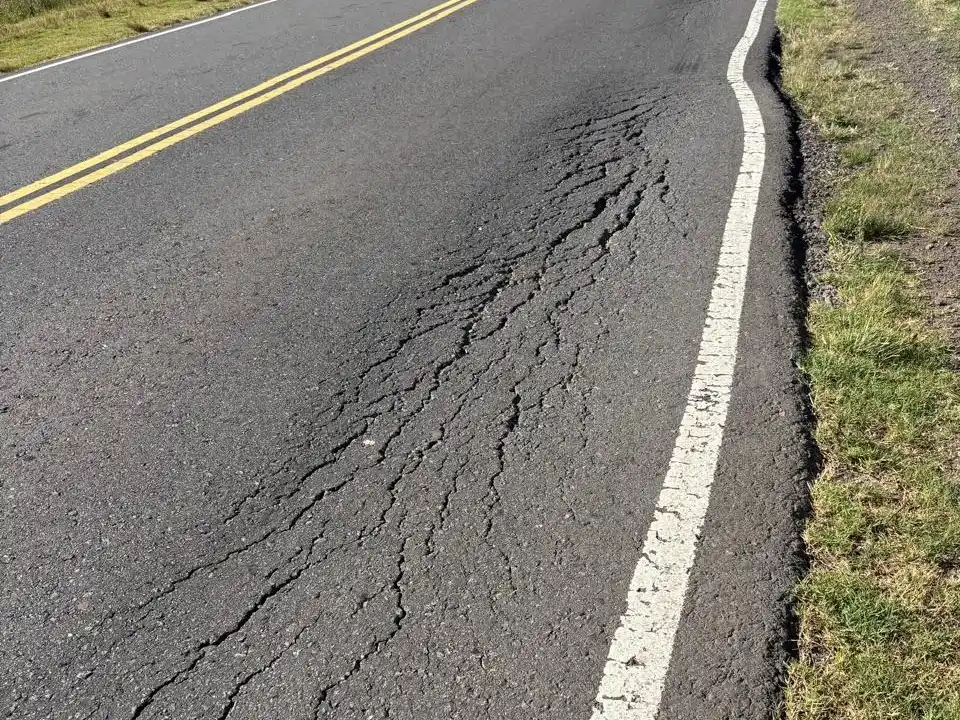 Reclamos por una gran cantidad de baches en la ruta 191