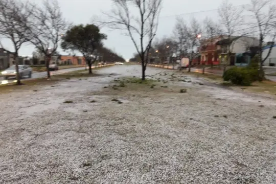Ola polar en la Provincia: nieve y congelamiento en calzadas