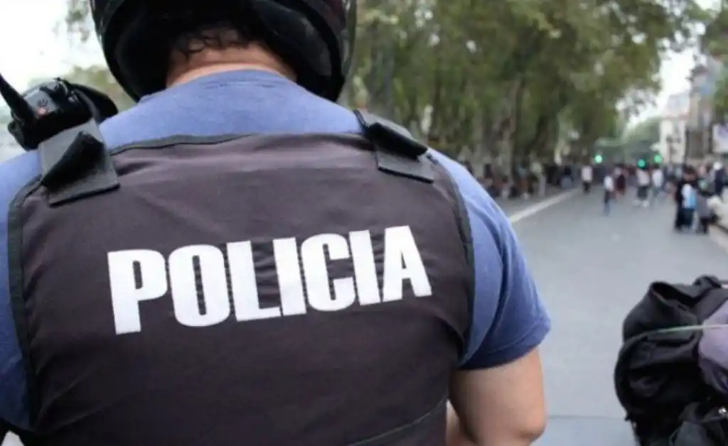 Rosario: tres detenidos por golpear, amenazar y robar a una joven
