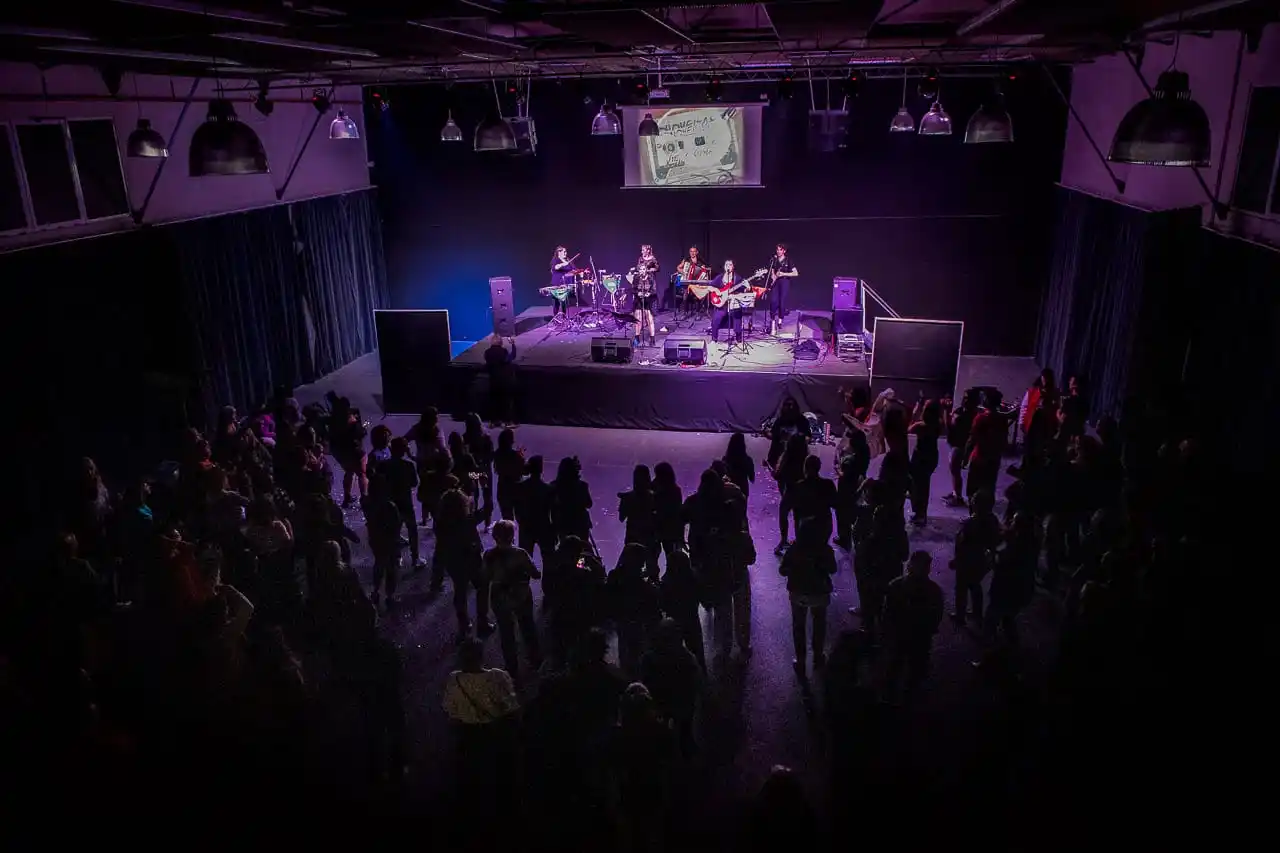 Se realizó la primera fecha del ciclo Arte junto al Río