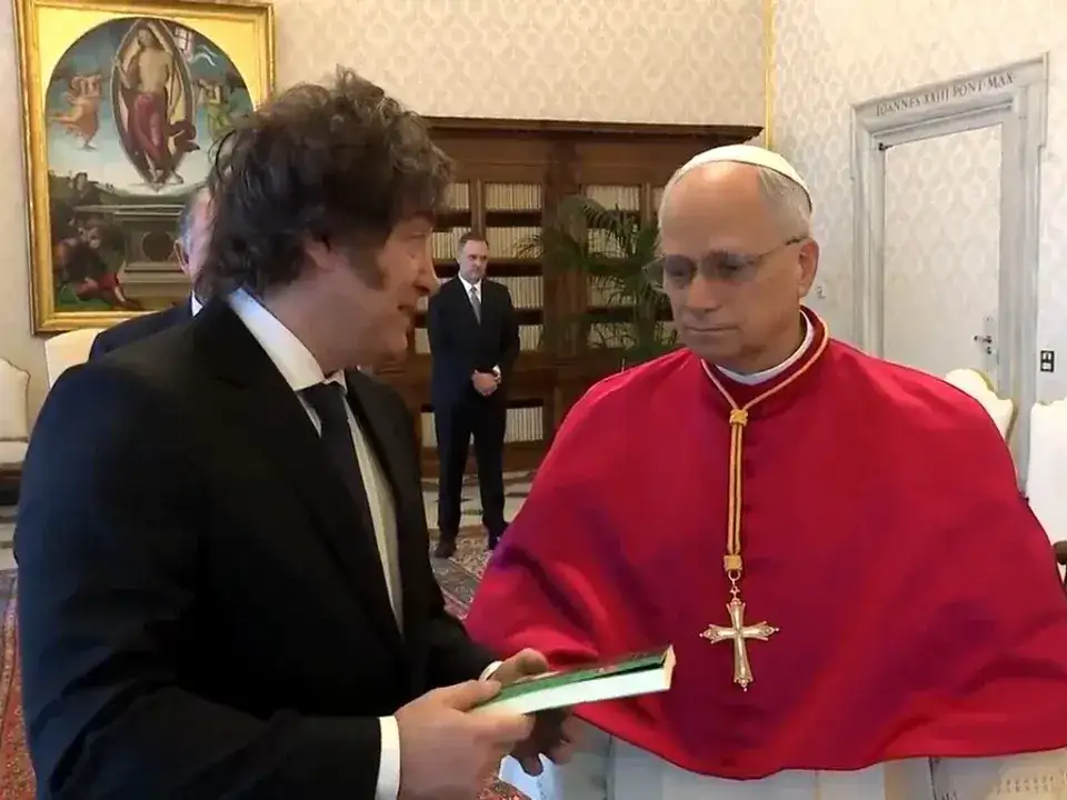 Javier Milei expresó su apoyo al papa León XIV ante su próxima intervención quirúrgica