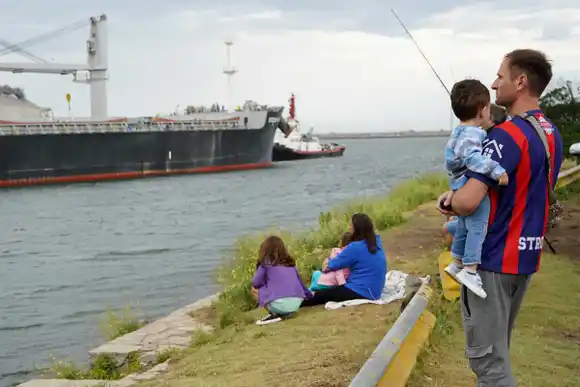 Jueves con sol y brisa en Necochea: cómo estará el clima hoy